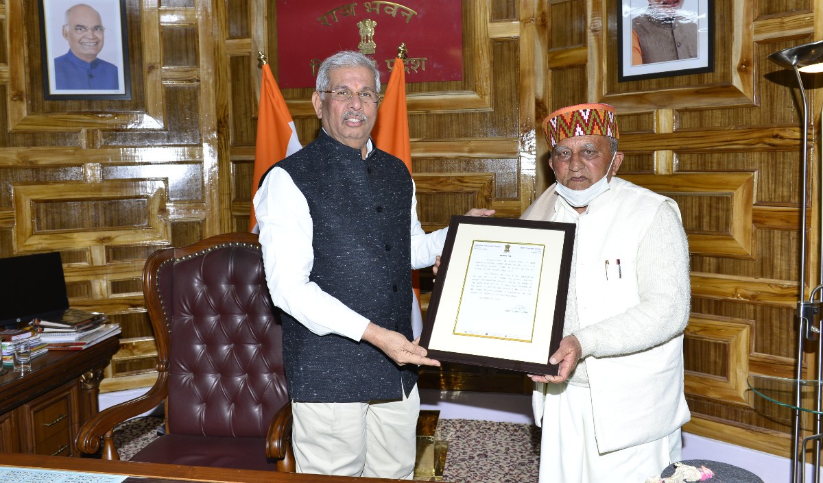 राज्यपाल राजेंद्र विश्वनाथ आर्लेकर   ने पद्मश्री विद्यानंद सरैक को किया सम्मानित