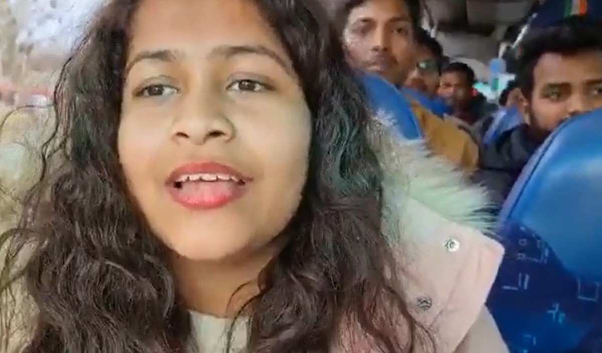 यूक्रेन से भारतीय छात्रों के पहले जत्थे ने हंगरी में किया प्रवेश, वीडियो आया सामने