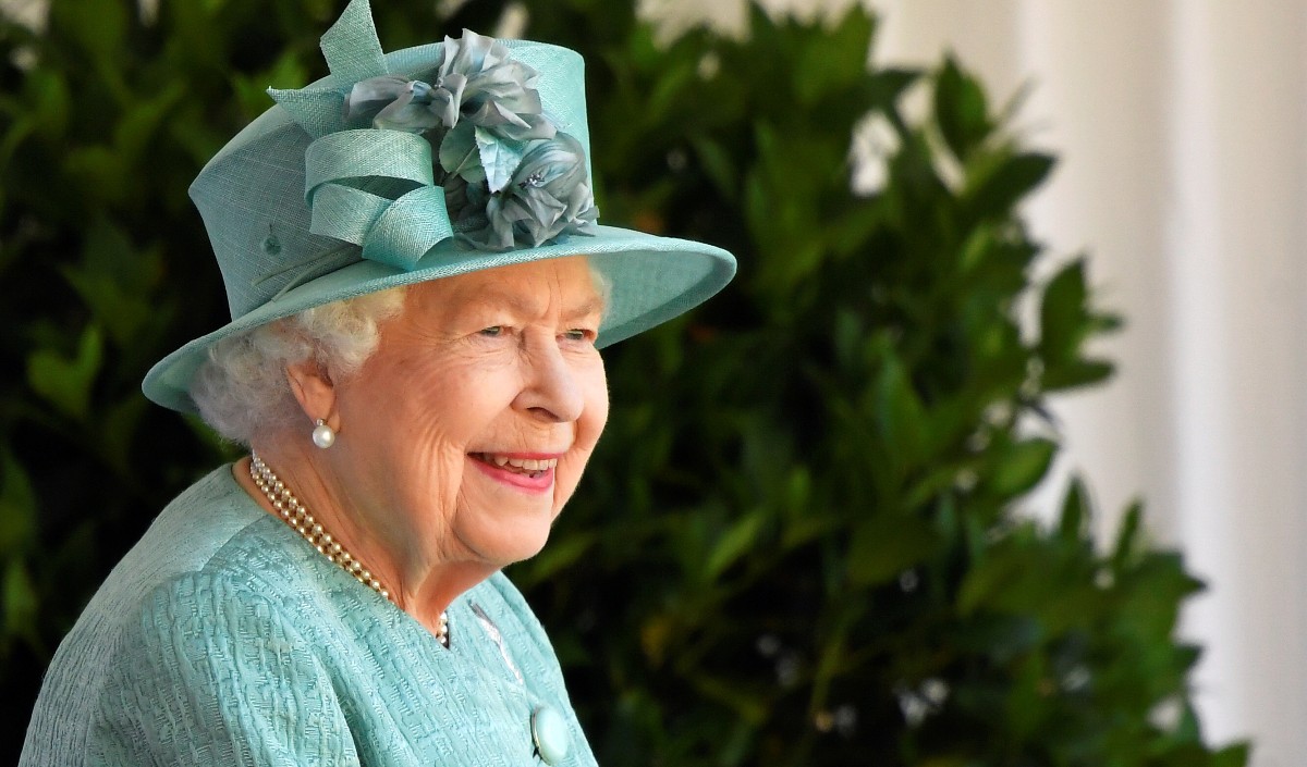 Queen Elizabeth II : महारानी एलिजाबेथ द्वितीय कोरोना वायरस से संक्रमित, हल्के लक्षण दिखें