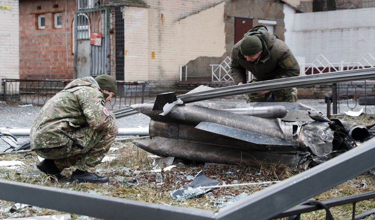 Russia-Ukraine Crisis । यूक्रेन में रूस के हमले से 7 लोगों की मौत, लुहान्स्क क्षेत्र के 2 शहरों पर कब्जा