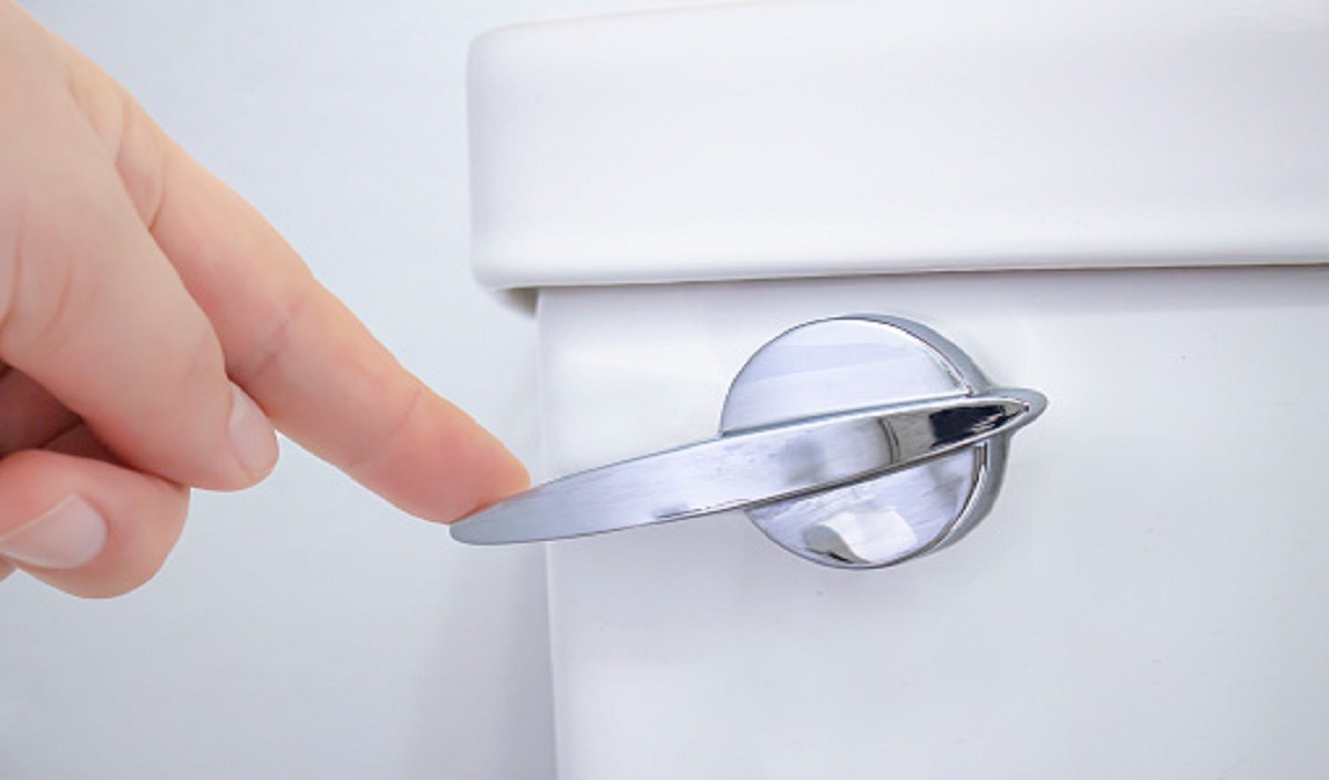 पब्लिक टॉयलेट का इस्तेमाल करने से कतराते हैं? कहीं आप भी शाय ब्लैडर सिंड्रोम के शिकार तो नहीं?