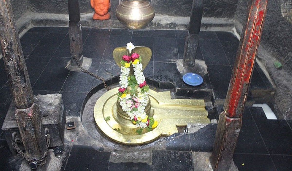 साल में सिर्फ एक बार खुलता है भोलेनाथ का यह मंदिर, बाबा के दर्शन के लिए उमड़ती है भक्तों की भीड़
