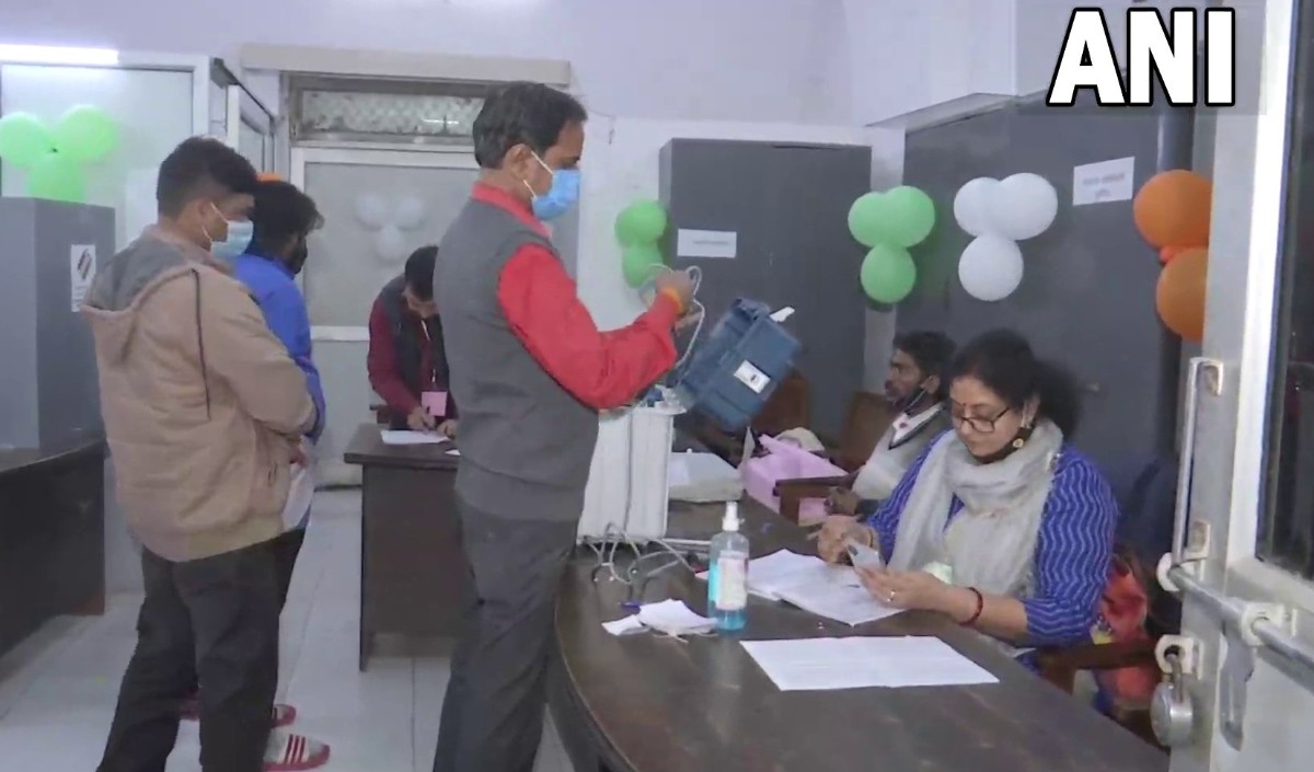 चौथे चरण की वोटिंग खत्म, मतदान में लखीमपुर खीरी सबसे आगे, जानें कहां कितने पड़े वोट