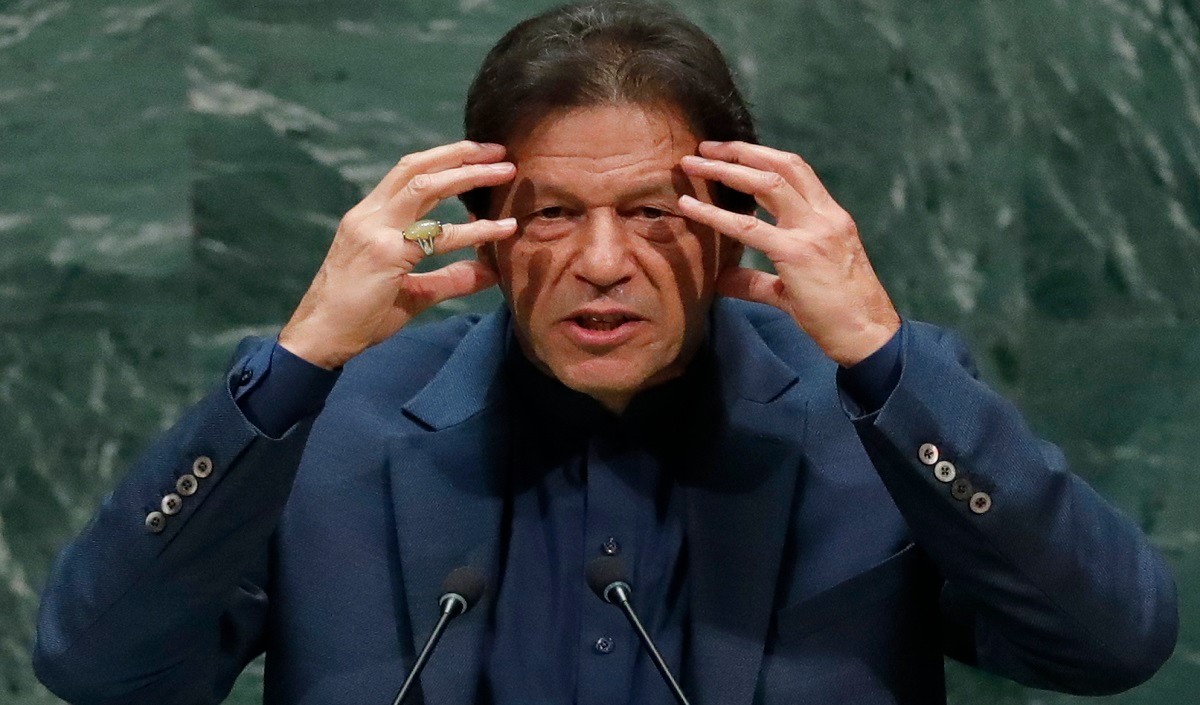 मुश्किल में इमरान खान की कुर्सी! पाकिस्तान की संसद में सरकार के खिलाफ अविश्वास प्रस्ताव पेश