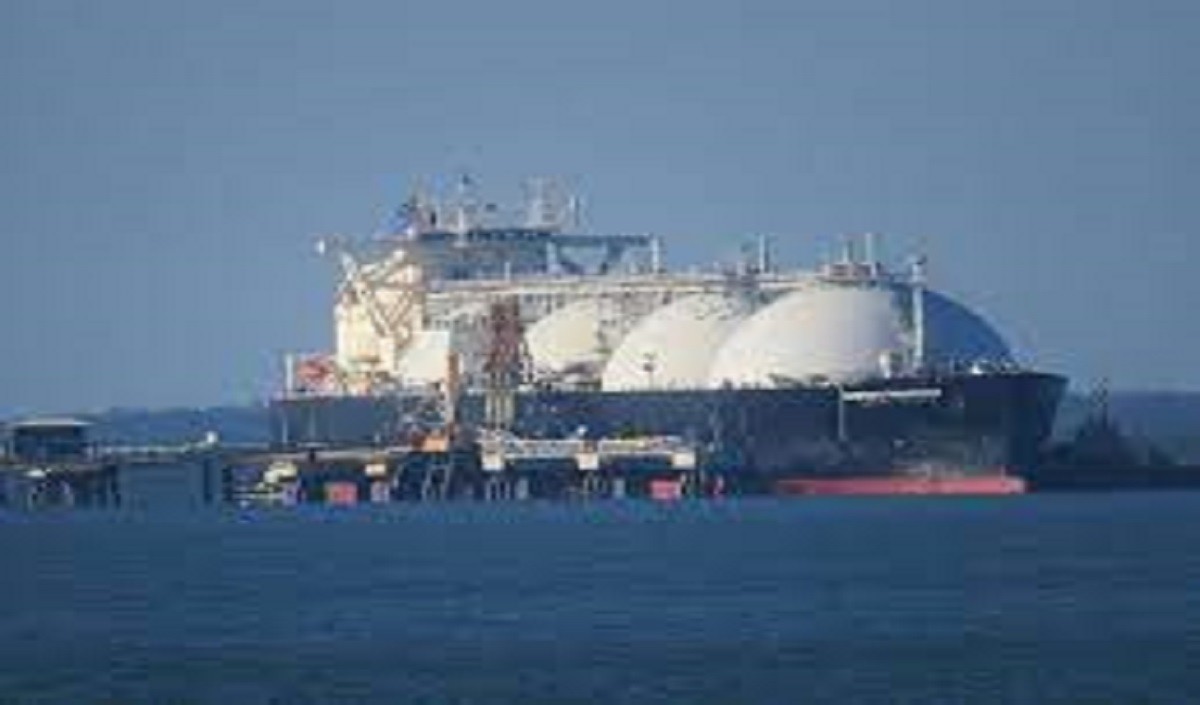भारत ने रूस से आयातित LNG का डॉलर में  किया भुगतान