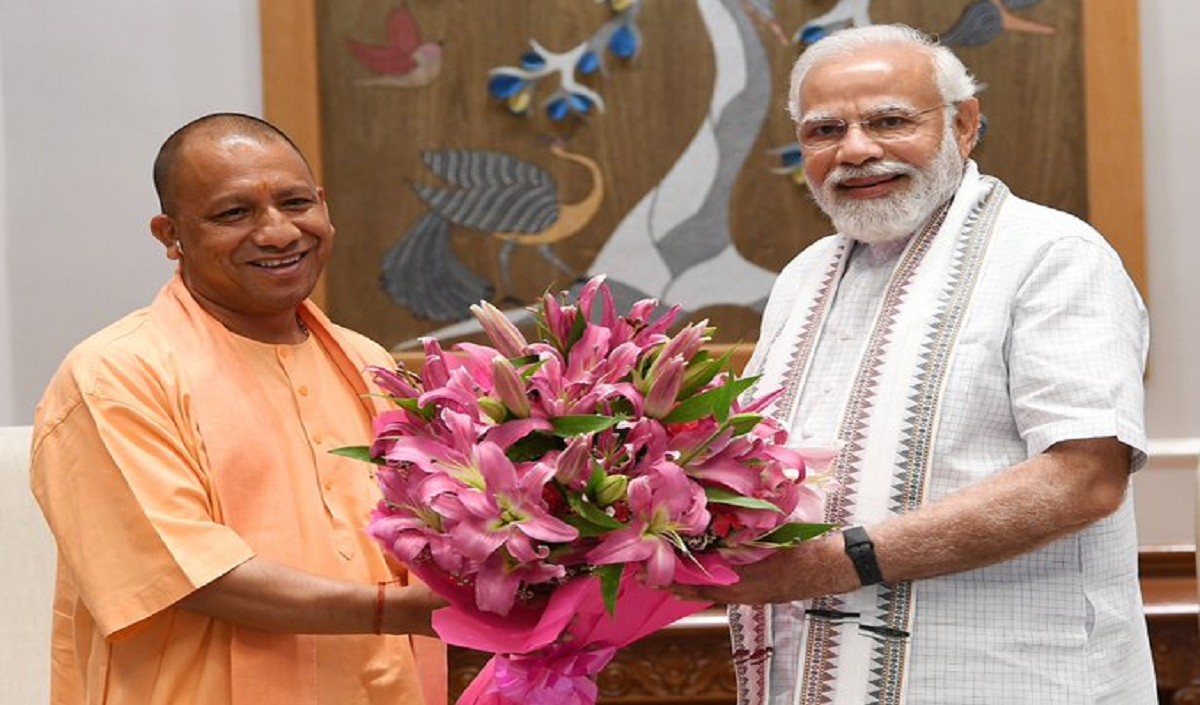 चुनावी सफलता के बाद पीएम मोदी से मिले योगी आदित्यनाथ, सरकार गठन को लेकर हुई चर्चा