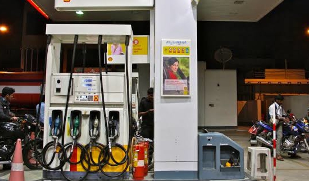 जनता को महंगाई की मार, 112 रुपए पहुंची पेट्रोल की कीमत, डीजल हुआ 95 के पार,
