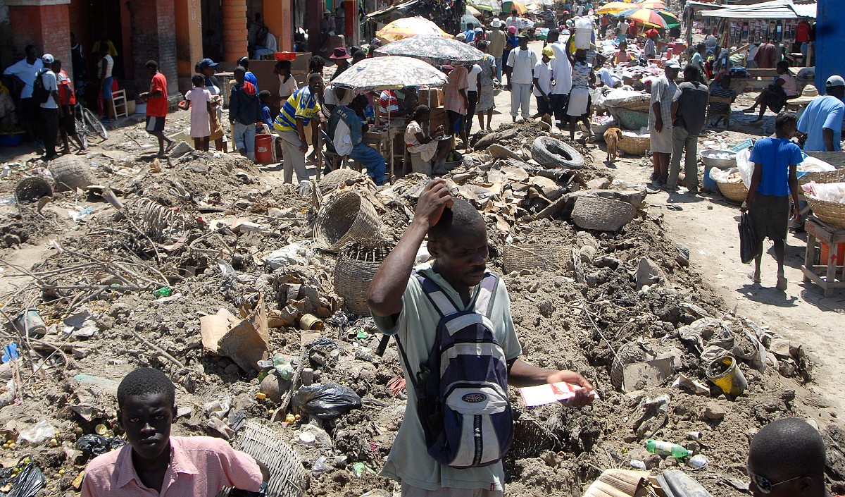 हैती में लड़ रहे नए गिरोह में 20 की मौत, हजारों लोग अपने घरों को छोड़कर भागे