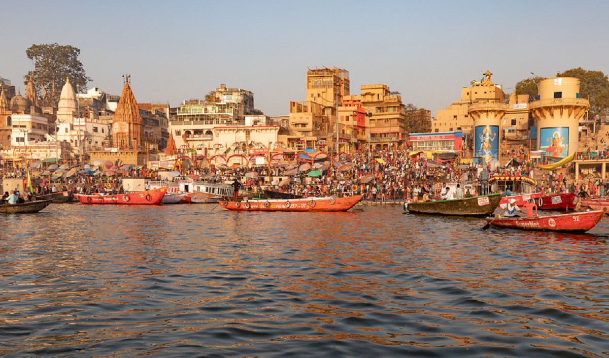 काशी में देव दीपावली पर प्रदूषण रहित वातावरण में पर्यटक कर सकेंगे नौका विहार