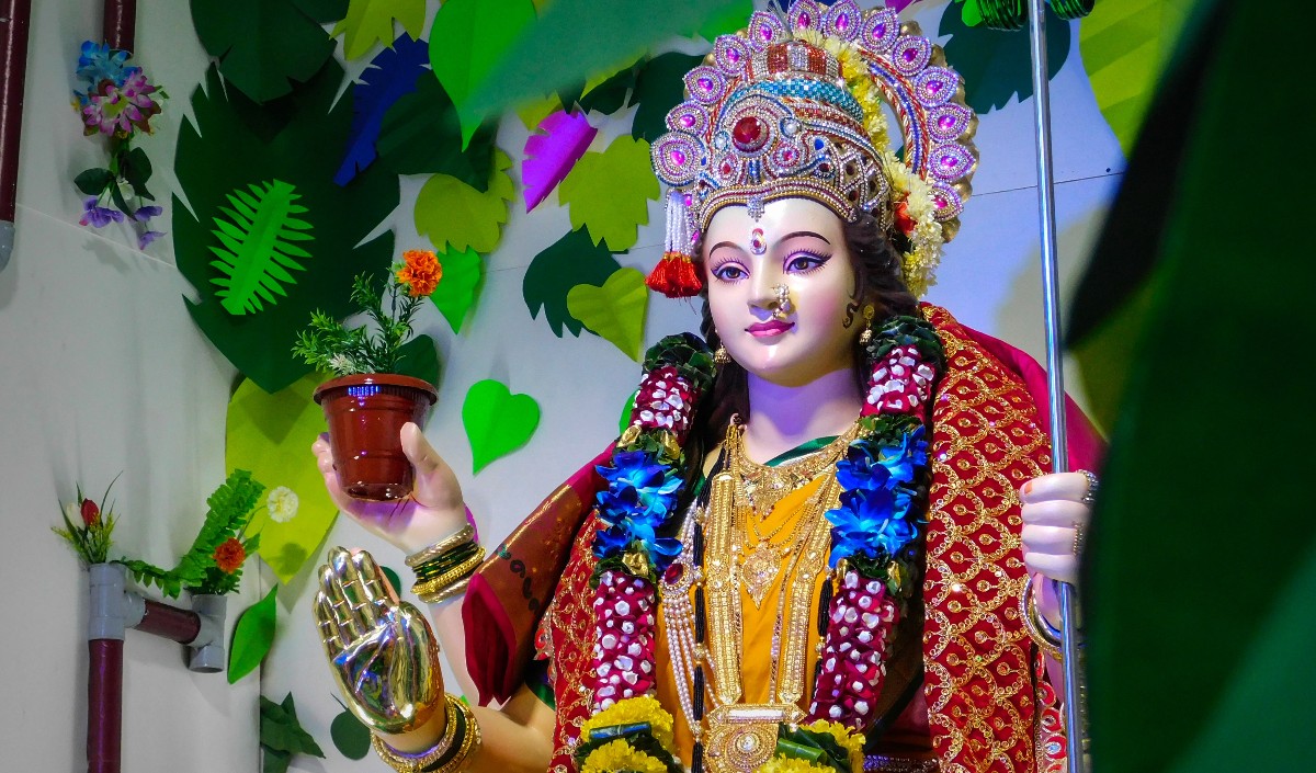 नवरात्रि के चौथे दिन ऐसे करें कूष्मांडा माता को प्रसन्न, जानें पूजन विधि और मंत्र