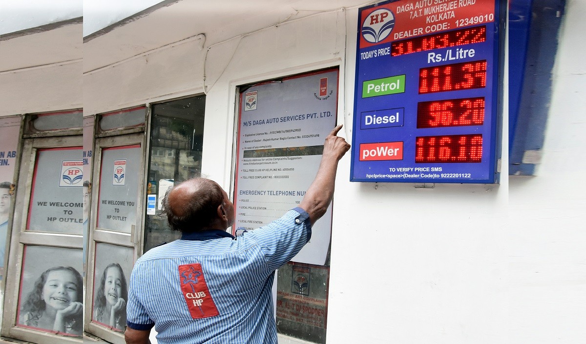 Special Report: एक साल में कच्चे तेल की कीमतों में हुआ 78% इजाफा, अन्य देशों के मुकाबले भारत में पेट्रोल की कीमत कितनी ज्यादा या कम