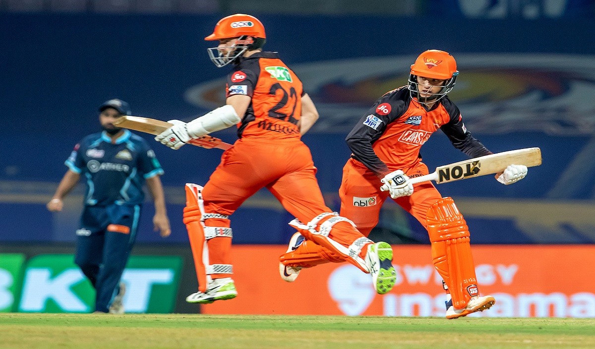 SRH vs GT: बेकार गया हार्दिक पांड्या का अर्थशतक, गुजरात टाइटंस की पहली हार, हैदराबाद में 8 विकेट से हराया