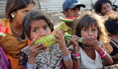 अफगानिस्तान के 11 लाख बच्चों को गंभीर कुपोषण का सामना करना पड़ सकता है