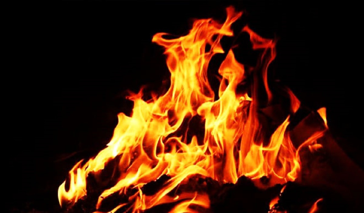 बिहार की राजधानी पटना में सरकारी कार्यालयों में आग लगी
