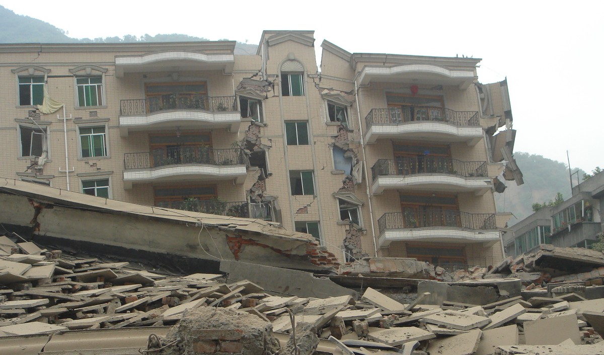 collapse building