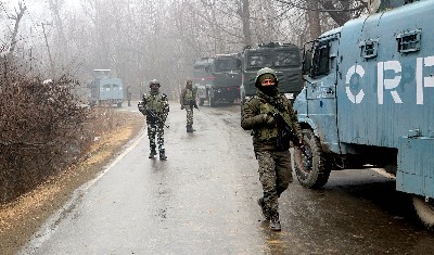 कस्मीर के अनंतनाग में सुरक्षाबलों और आतंकियों के बीच मुठभेड़, दो दहशतगर्द ढेर
