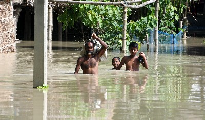 बाढ़, भूस्खलनों के कारण पूर्वोत्तर भारत में तबाही, असम में चार लाख लोग प्रभावित