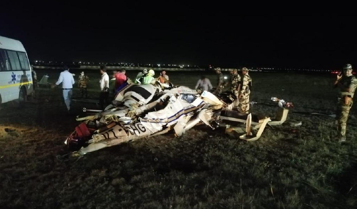 रायपुर एयरपोर्ट पर स्टेट हेलीकॉप्टर क्रैश, 2 पायलट की मौत, CM बघेल ने जताया दुख