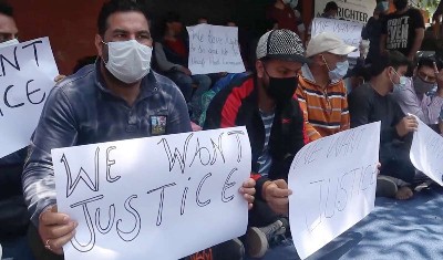 कश्मीरी पंडित कर्मचारी जम्मू में ट्रांसफर की मांग पर अड़े, विरोध प्रदर्शन हुआ तेज