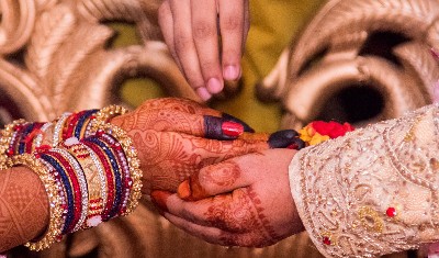 20 दिन का टूरिस्ट वीजा लेकर भारत आई श्रीलंका की लड़की ने रचाई यूपी के लड़के से शादी, इनकी लव स्टोरी पढ़ आप भी हो जाएंगे हैरान