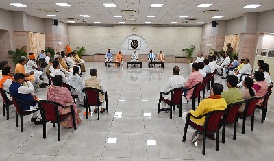 योगी के मंत्रियों के साथ पीएम मोदी की मैराथन बैठक, मिशन 2024 के लिए दिया अहम संदेश 