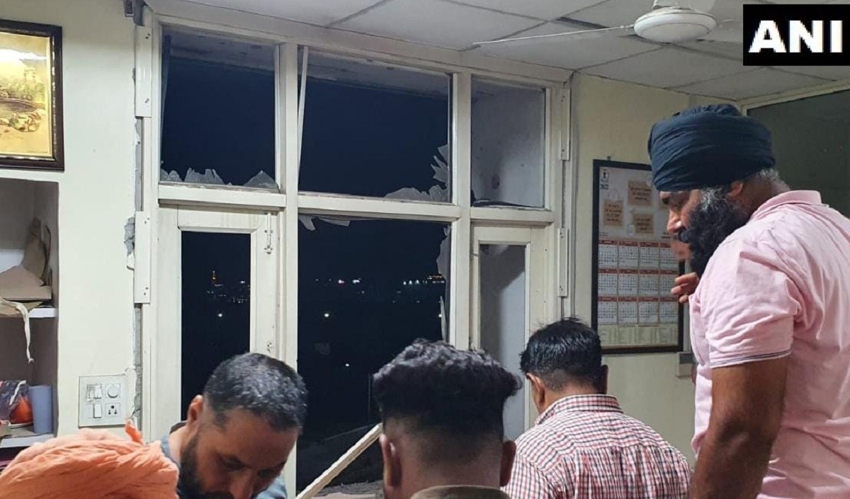 Breaking: मोहाली में इंटेलिजेंस ऑफिस के बाहर धमाका, किसी के हताहत होने की खबर नहीं, जांच जारी