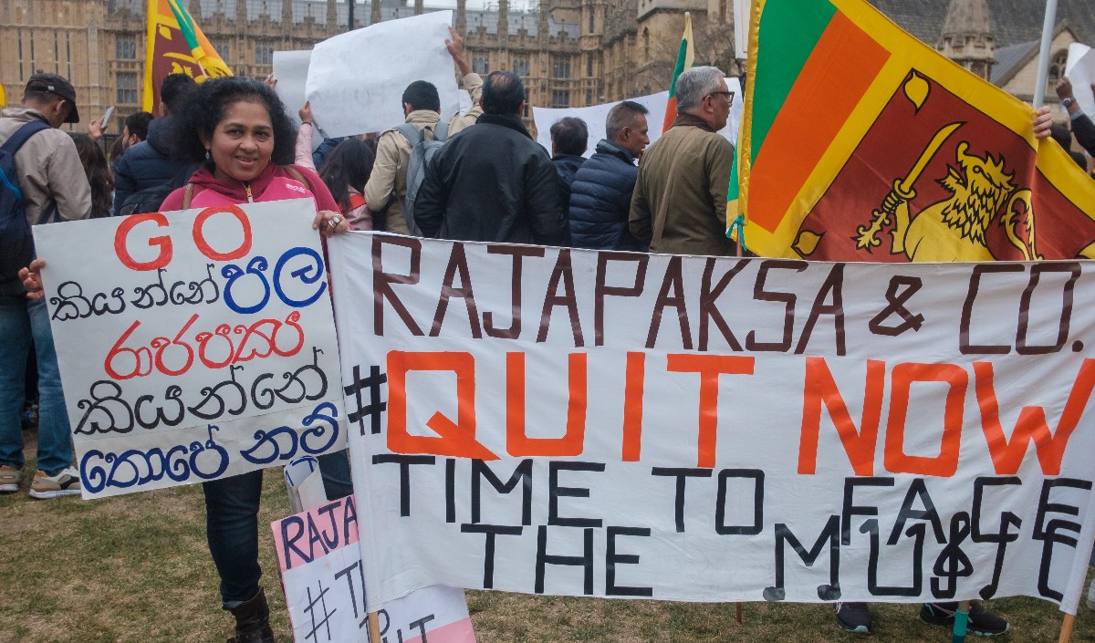 श्रीलंका: विपक्षी नेता सजिथ प्रेमदासा ने ठुकराया PM पद का ऑफर, क्या इस्तीफा देंगे महिंदा राजपक्षे?