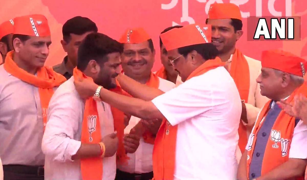 hardik patel joins BJP