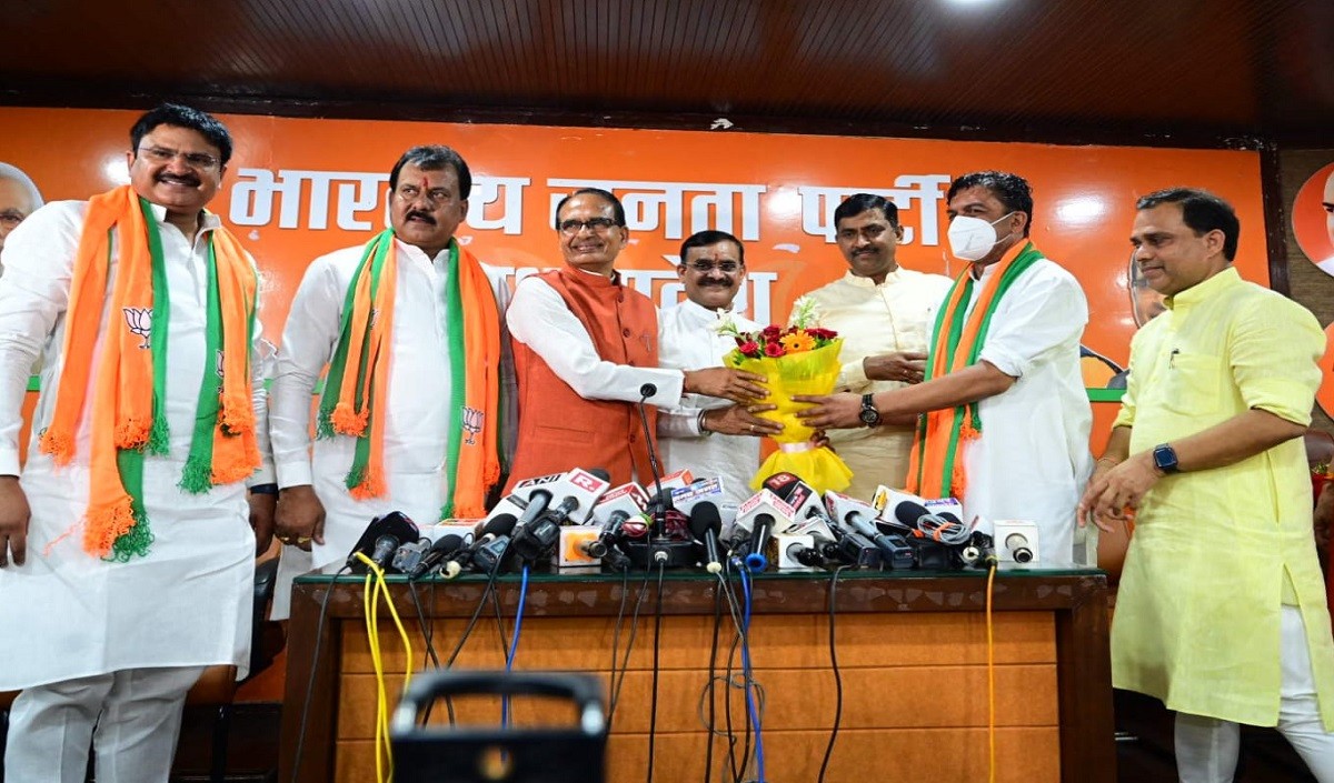 MLA joins BJP, MP