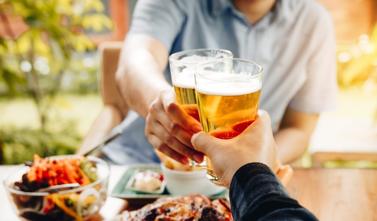 Men's Health: शराब का अधिक सेवन डाल सकता है पुरुषों के यौन जीवन पर बुरा प्रभाव, झेलनी पड़ सकती हैं ये समस्याएं - excessive consumption of alcohol can have bad effect on the intimate life of men