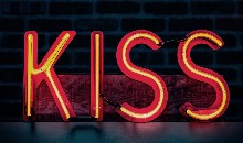 International Kissing Day 2022: Kiss करने के होते हैं कई तरीके, चाहनेवालों की फीलिंग जानने के लिए समझें इनका मतलब