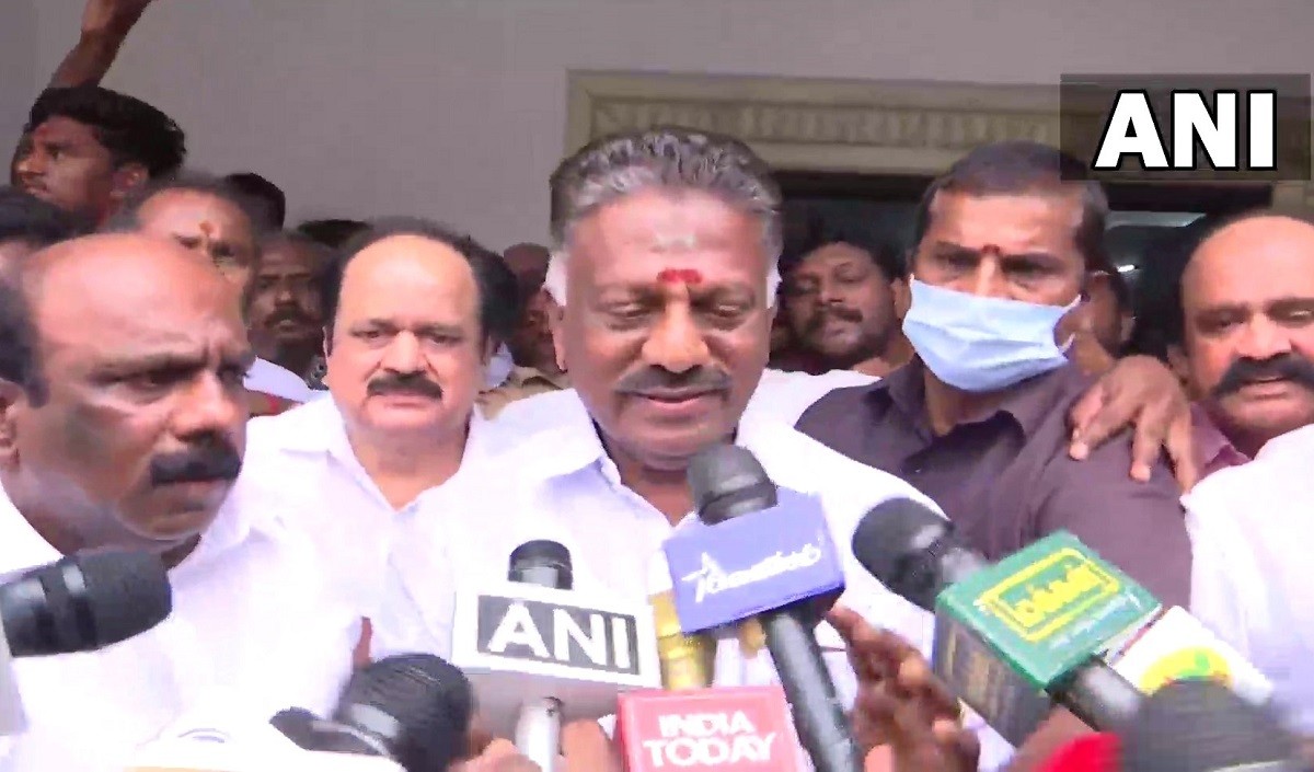  O Panneerselvam