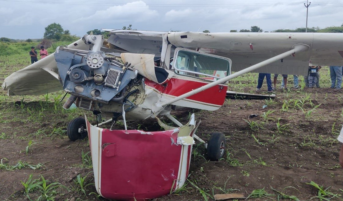 training plane crashes