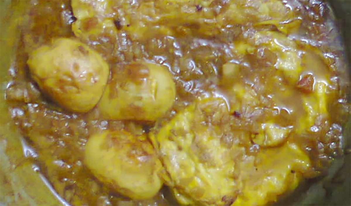 Egg Omelette Curry
