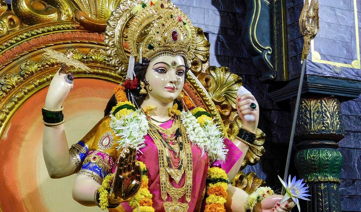 नवरात्रि के पांचवें दिन करें माँ स्कंदमाता की पूजा-उपासना, पायें सुख-समृद्धि का वरदान