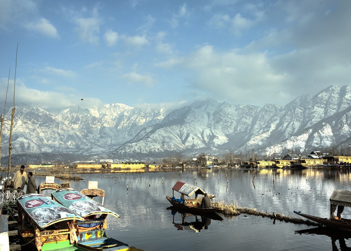 Travel Tips: कश्मीर की हसीन वादियों में बिताना चाहते हैं कुछ समय, तो इन जगहों को देख मंत्रमुग्ध हो जाएंगे आप