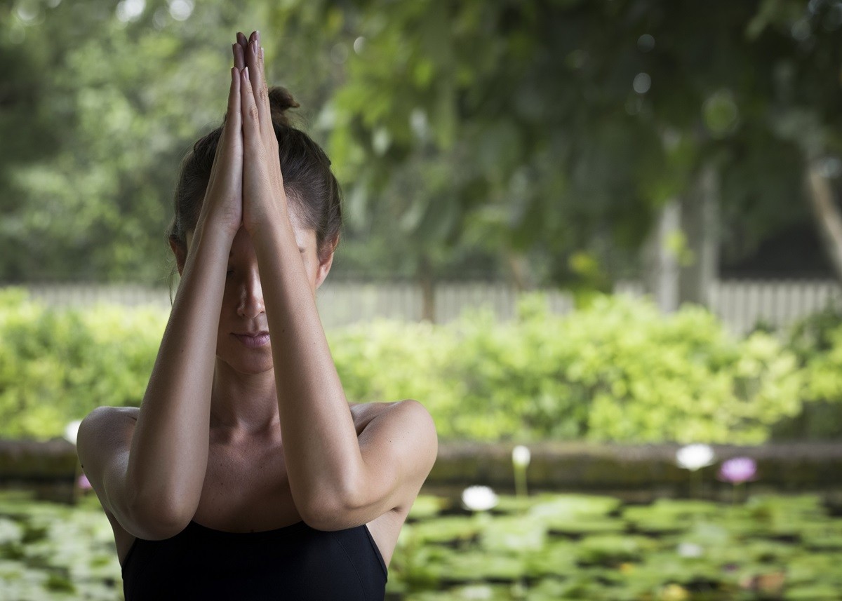 Yoga To Detox: शरीर से गंदगी बाहर निकालने में मददगार हैं ये योगासन, डेली रुटीन में जरूर करें शामिल