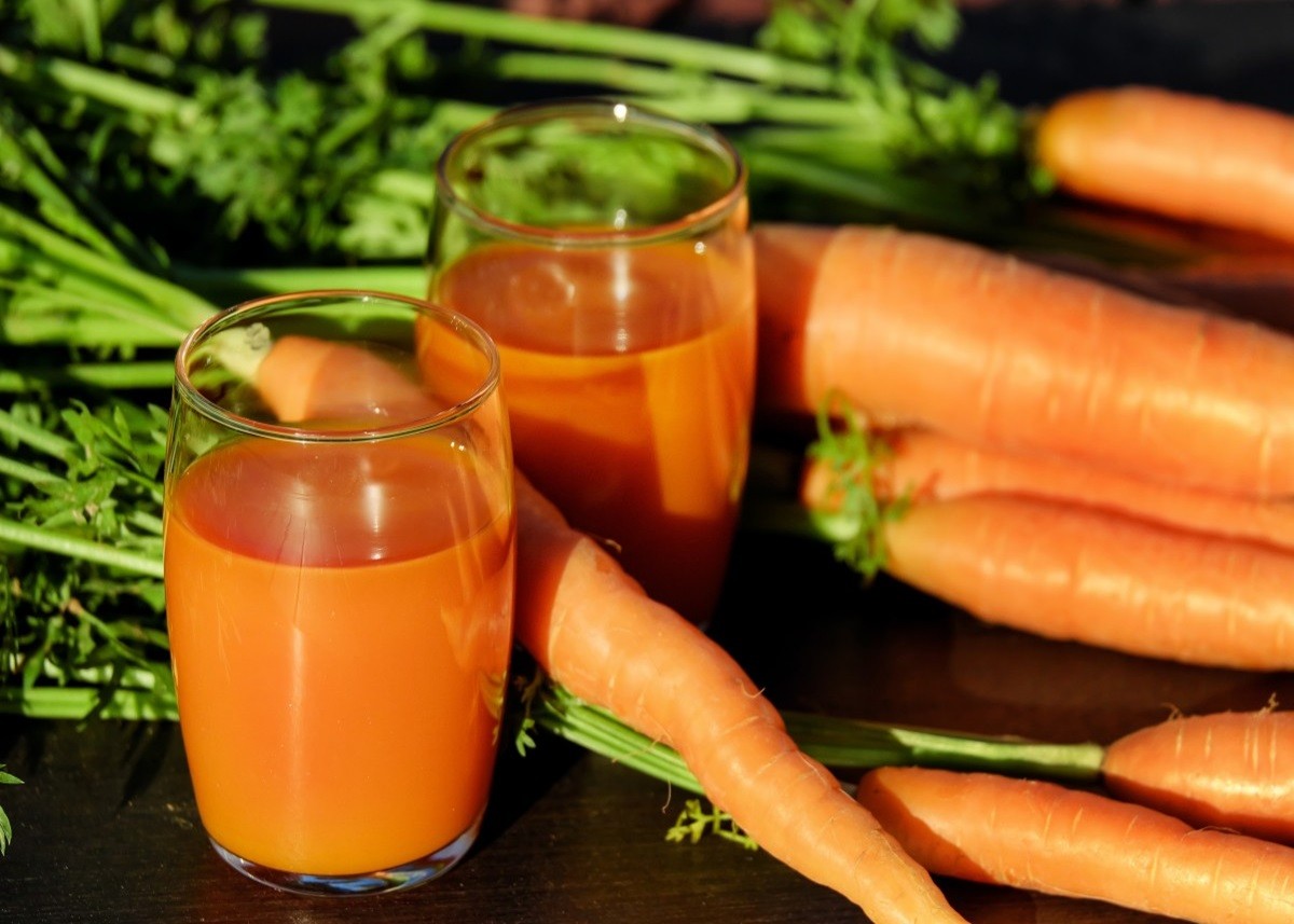 Carrot Juice Benefits: गाजर के रस को पीने से होने वाले इन फायदों को जानकर रह जाएंगे दंग, डाइट में जरूर करें शामिल