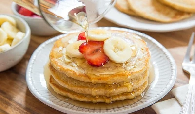 Pancake Recipe: केले और गेहूं के आटे से बना पैनकेक है बेहद स्वादिष्ट और हेल्दी नाश्ता, ऐसे घर पर बनाएं