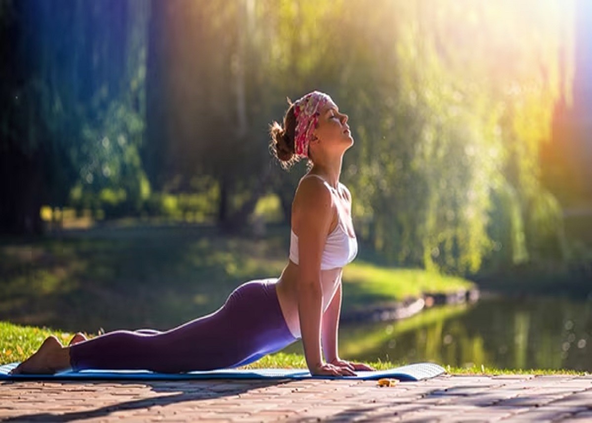 Yoga For Aging: 30 के बाद जरूर करने चाहिए ये 3 योगासन, बढ़ती उम्र के लक्षणों को रोकने में मिलेगी मदद