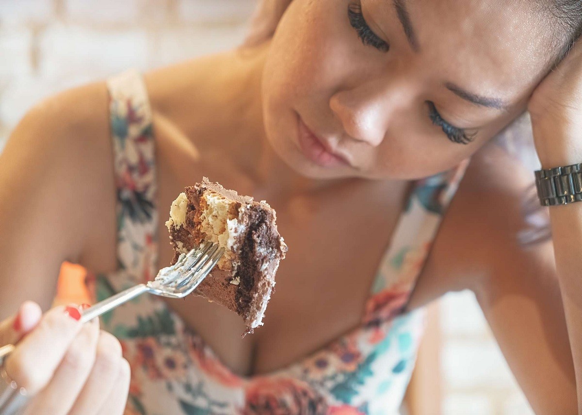 Health Tips: पीरियड्स में क्यों करता है मीठा खाने का मन, हेल्थ एक्सपर्ट्स से जानिए क्रेविंग्स दूर करने का तरीका