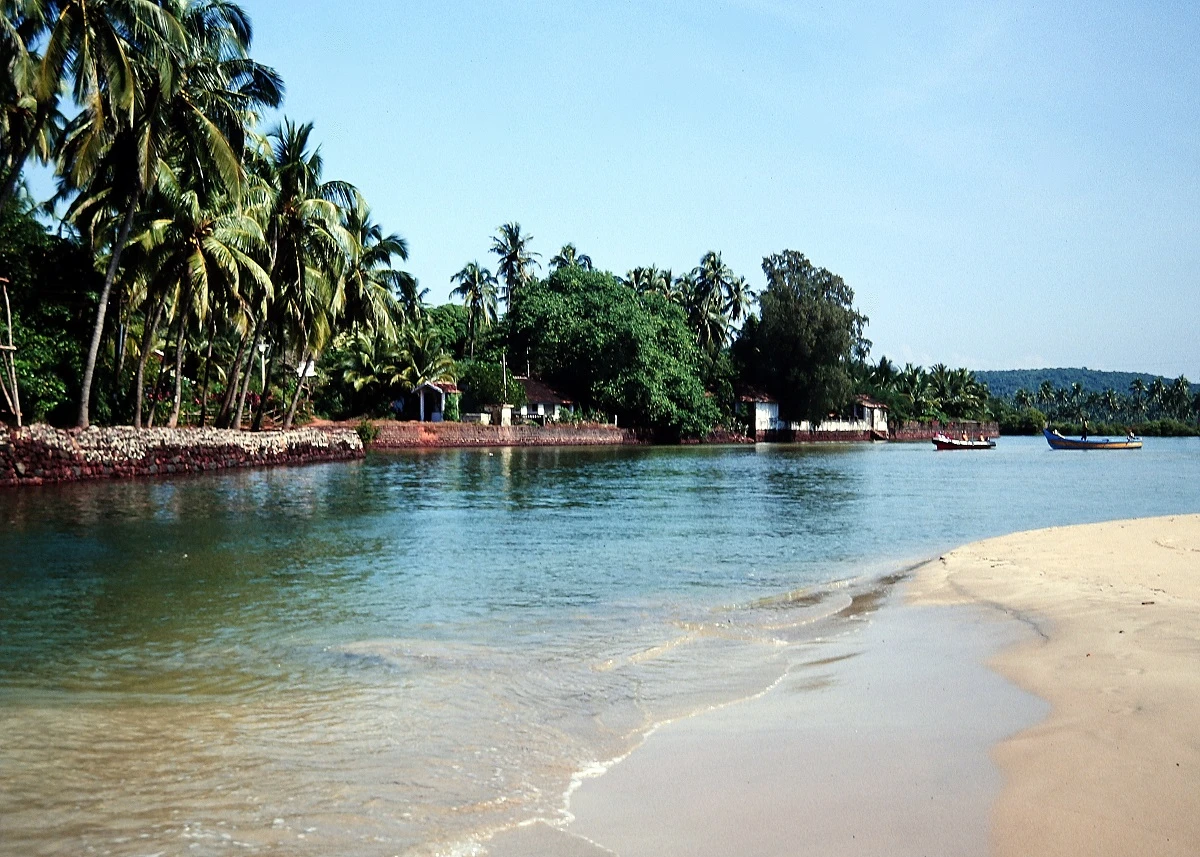 Goa Travel Guide: पहली बार जा रहे हैं गोवा तो न करें ऐसी गलतियां, यादगार बनेगा ट्रिप