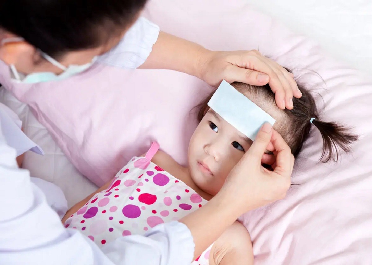 Health Tips: बच्चे को निमोनिया के खतरे से बचाने के लिए अपनाएं ये घरेलू उपाय, बच्चा नहीं पड़ेगा बीमार