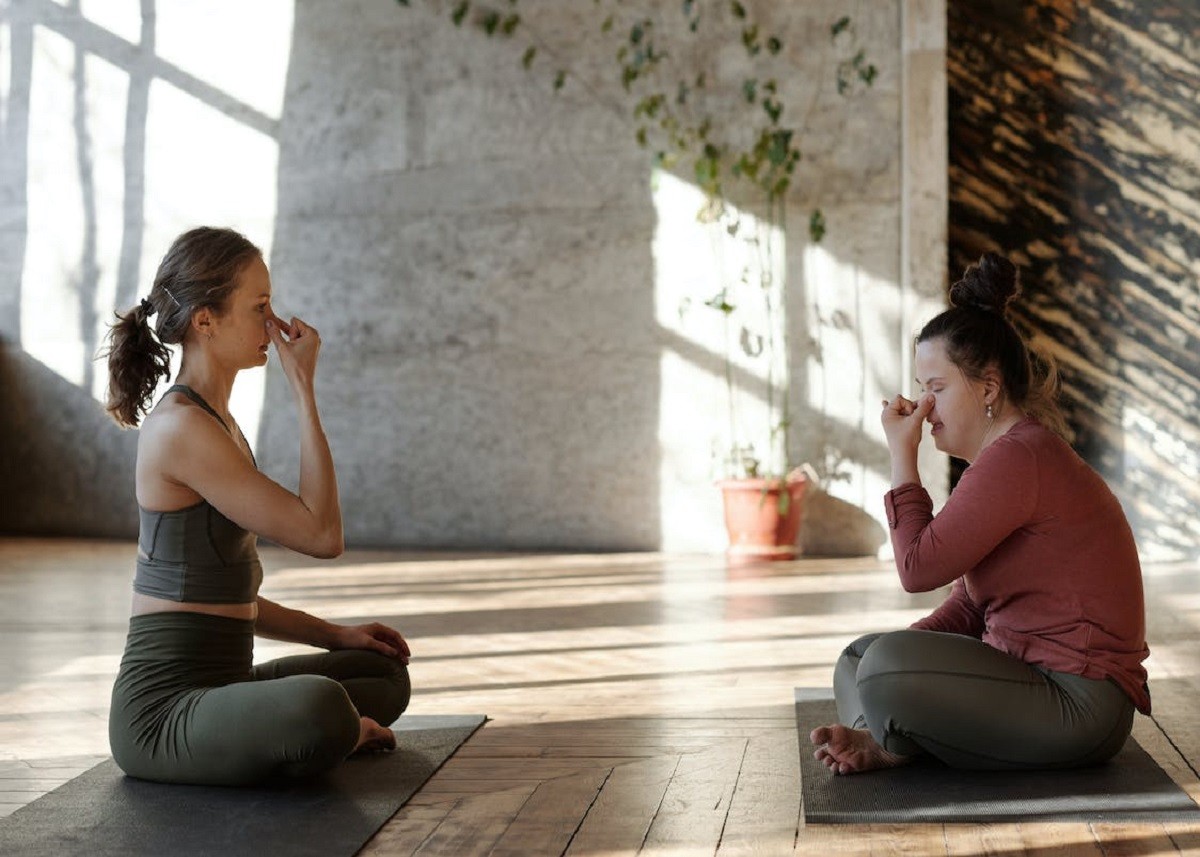 Yoga Tips: बंद नाक की समस्या से फौरन राहत दिलाएंगे ये 3 योगासन