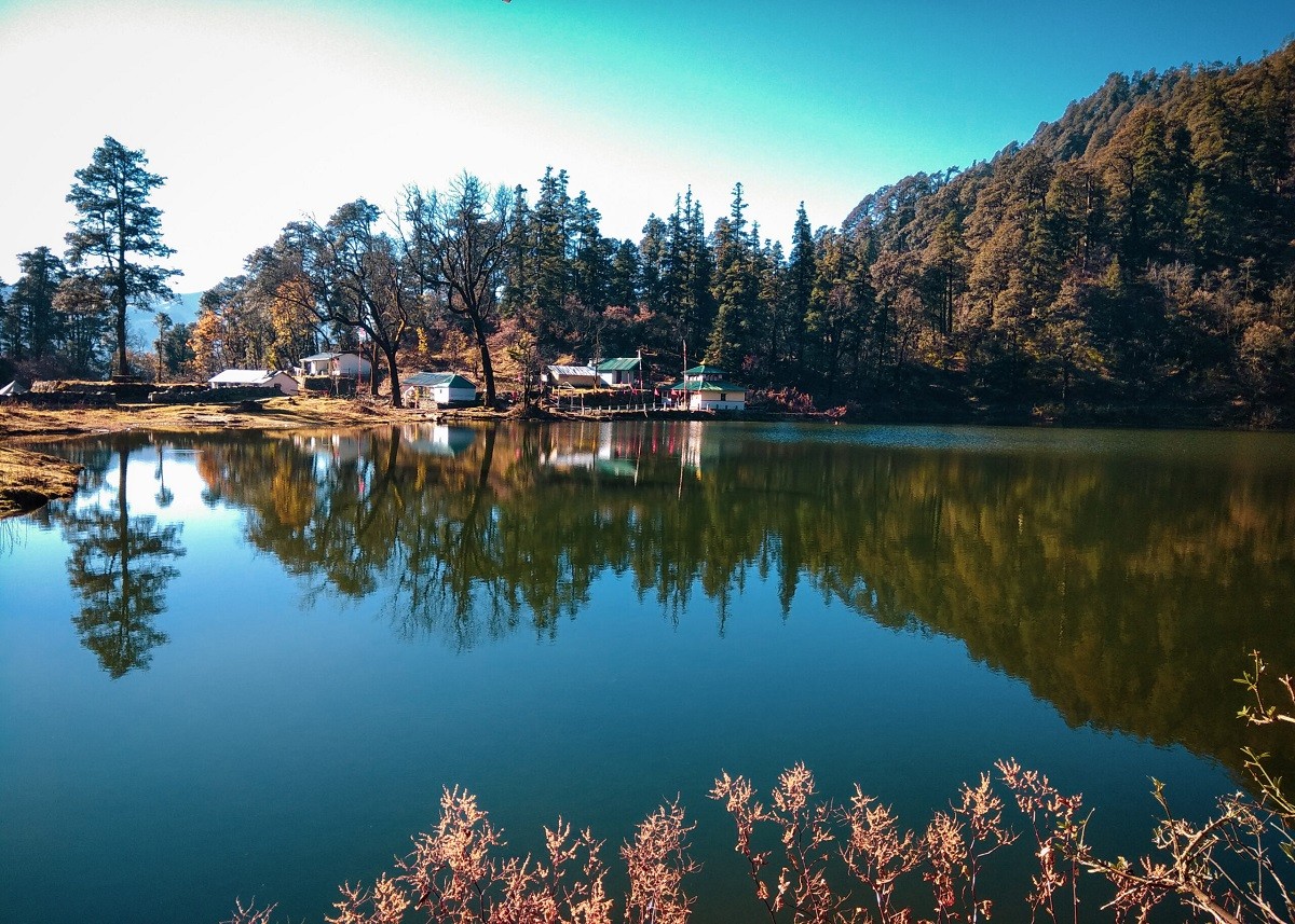 Romantic Places: सितंबर में पार्टनर संग बना रहे घूमने का प्लान, तो जन्नत से कम नहीं हैं ये जगहें
