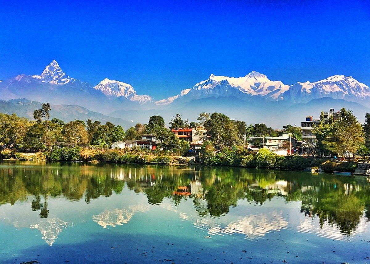 Travel Tips: अब कुछ ही पैसों में कर सकेंगे विदेश की सैर, इस ट्रेन से हर साल पत्नी संग जा सकेंगे घूमने