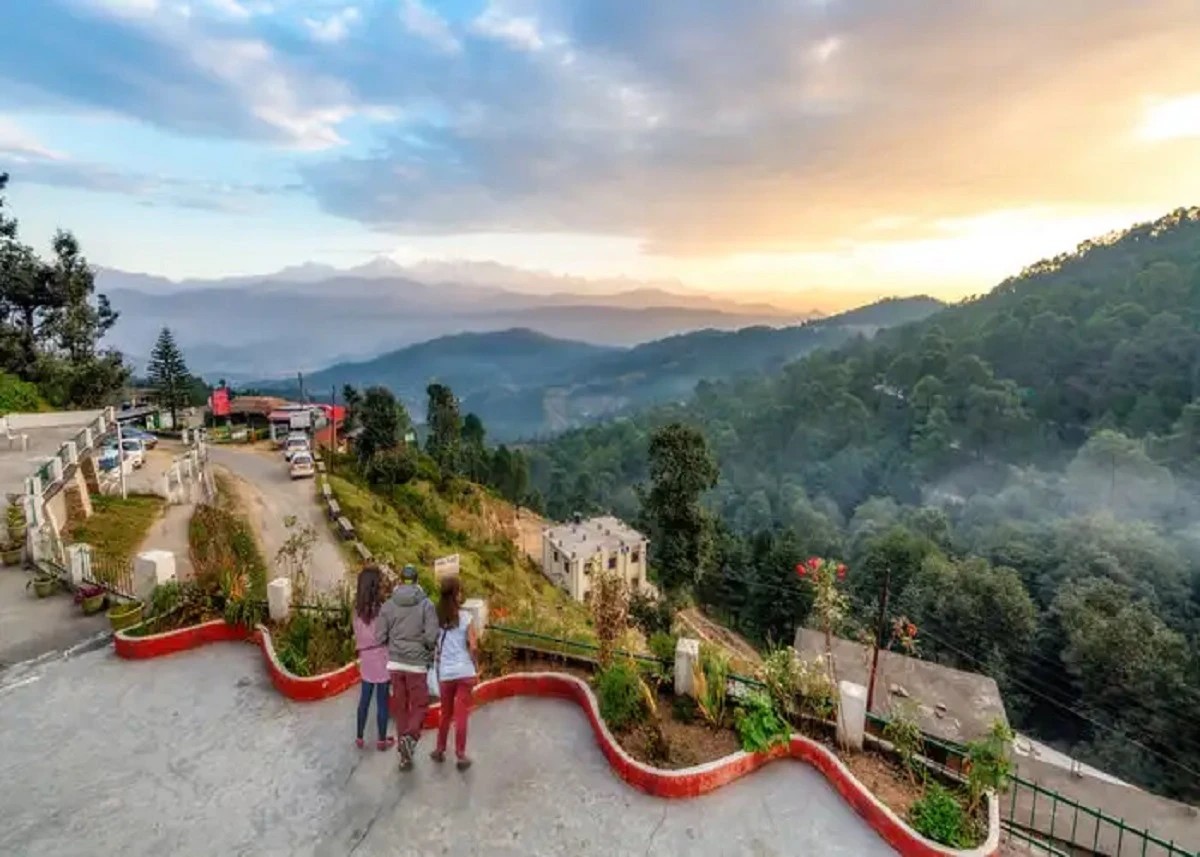 Travel With Family: सितंबर में फैमिली संग बनाएं इन जगहों पर घूमने का प्लान, जन्नत से कम नहीं है यह जगहें