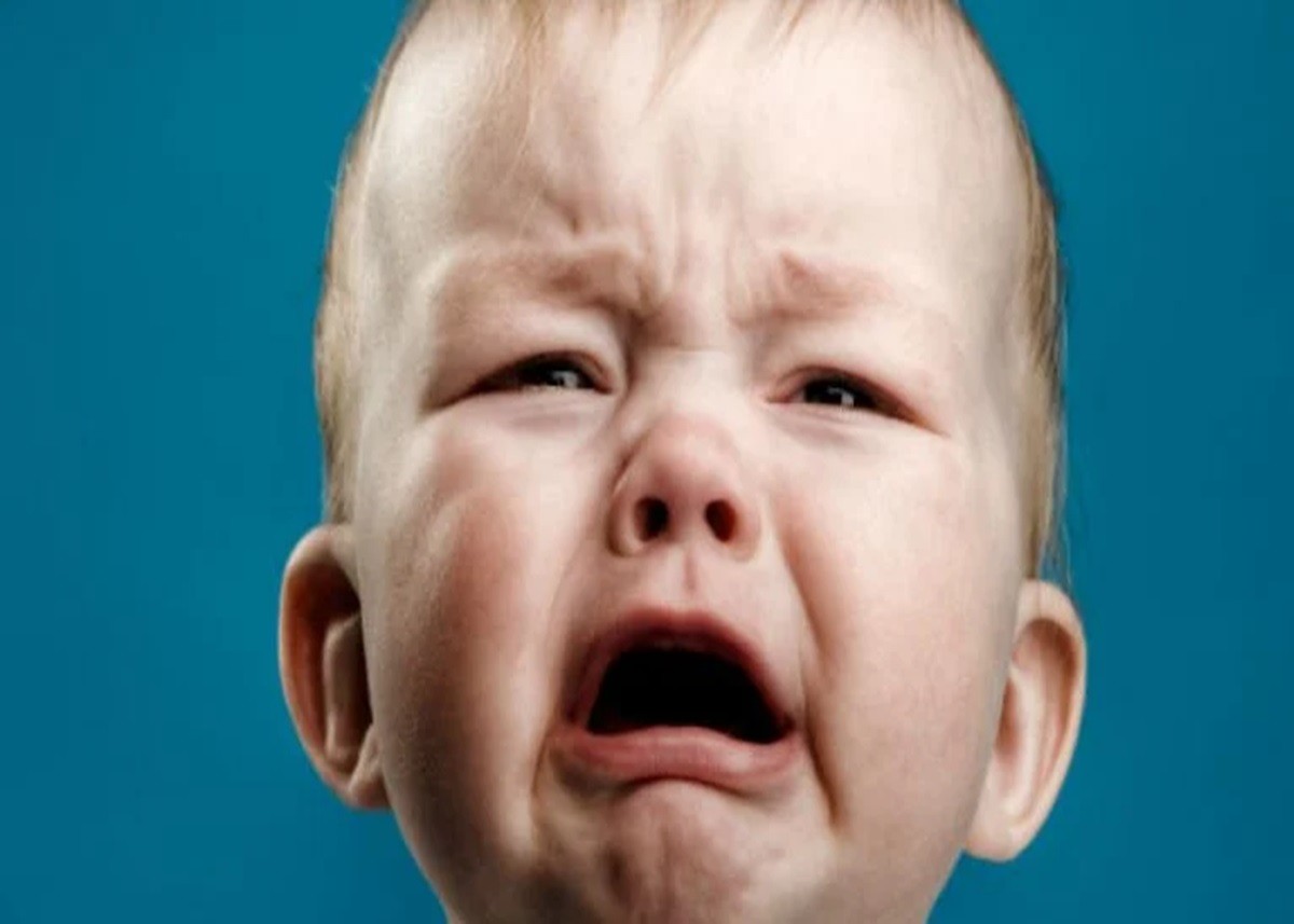 Health Tips: बच्चा रोते-रोते अचानक से रोक लेता है अपनी सांस तो फौरन अपनाएं ये टिप्स, जानिए क्या कहते हैं डॉक्टर्स