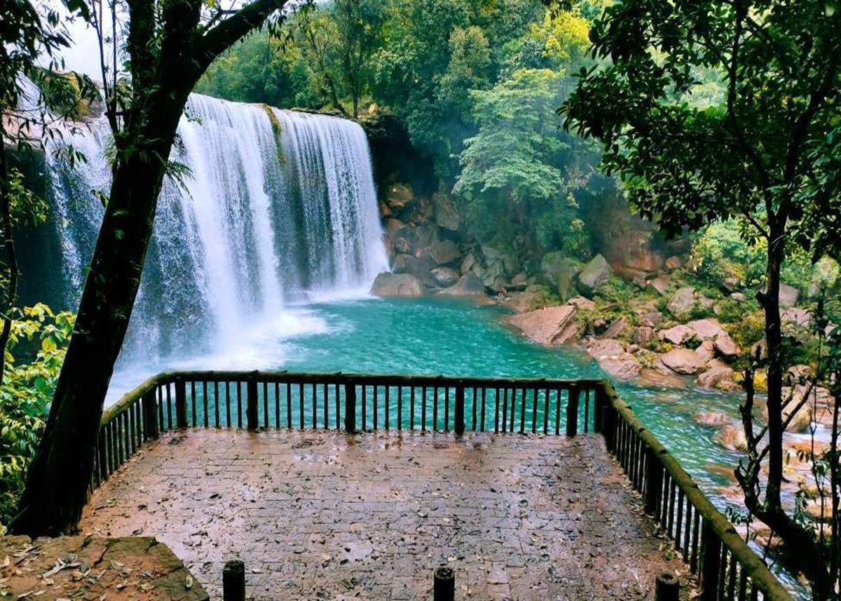 Honeymoon Destination: सर्दियों में हनीमून के लिए बेस्ट हैं नॉर्थ ईस्ट इंडिया के ये हिल स्टेशन, पार्टनर के साथ बिताएं ढेर सारा क्वालिटी टाइम