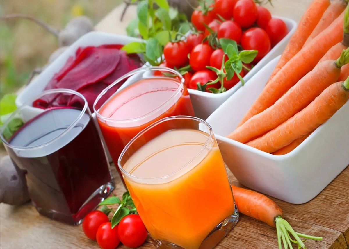 Carrot Tomato Juice: इस जूस का सेवन करने से स्किन अंदर से करेंगी ग्लो, करवा चौथ पर दिखेंगी सबसे सुंदर